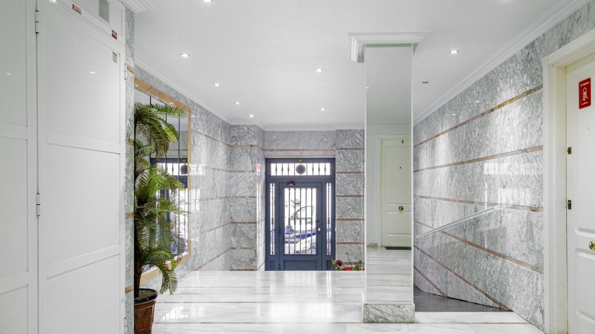 Apartamento Centrico Con Garaje Torrevieja Exterior photo